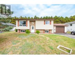 12 DUTCH DRIVE, Petawawa, Ontario