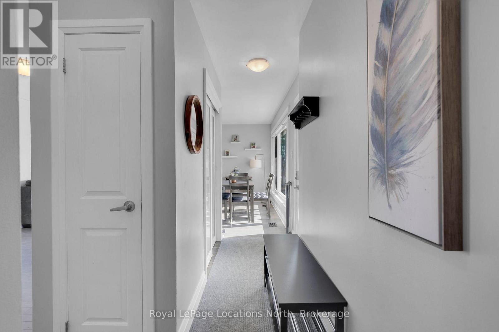 88 Rose Street, Barrie, Ontario  L4M 2T2 - Photo 4 - S12431729
