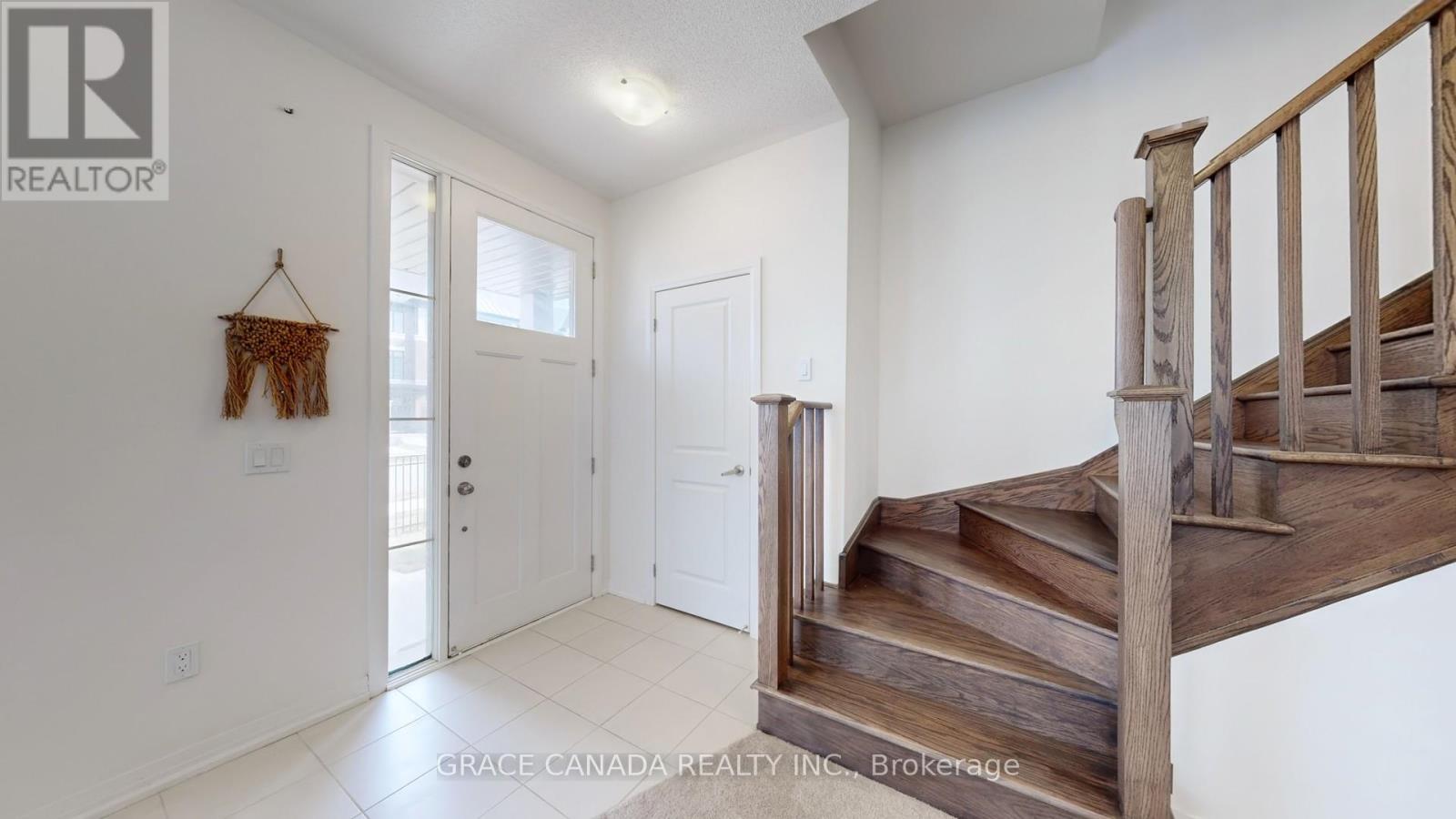 469 Provident Way, Hamilton, Ontario  L0R 1W0 - Photo 5 - X12431665
