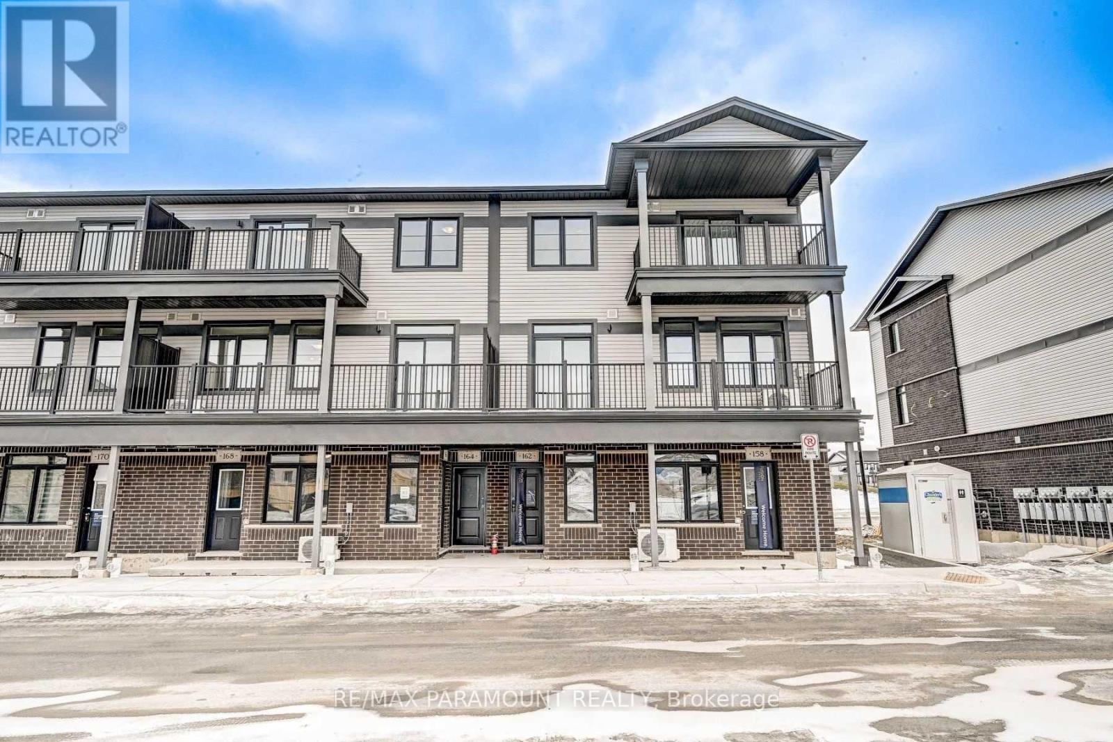 162 Oat Lane, Kitchener, Ontario  N2R 0R6 - Photo 1 - X12431698
