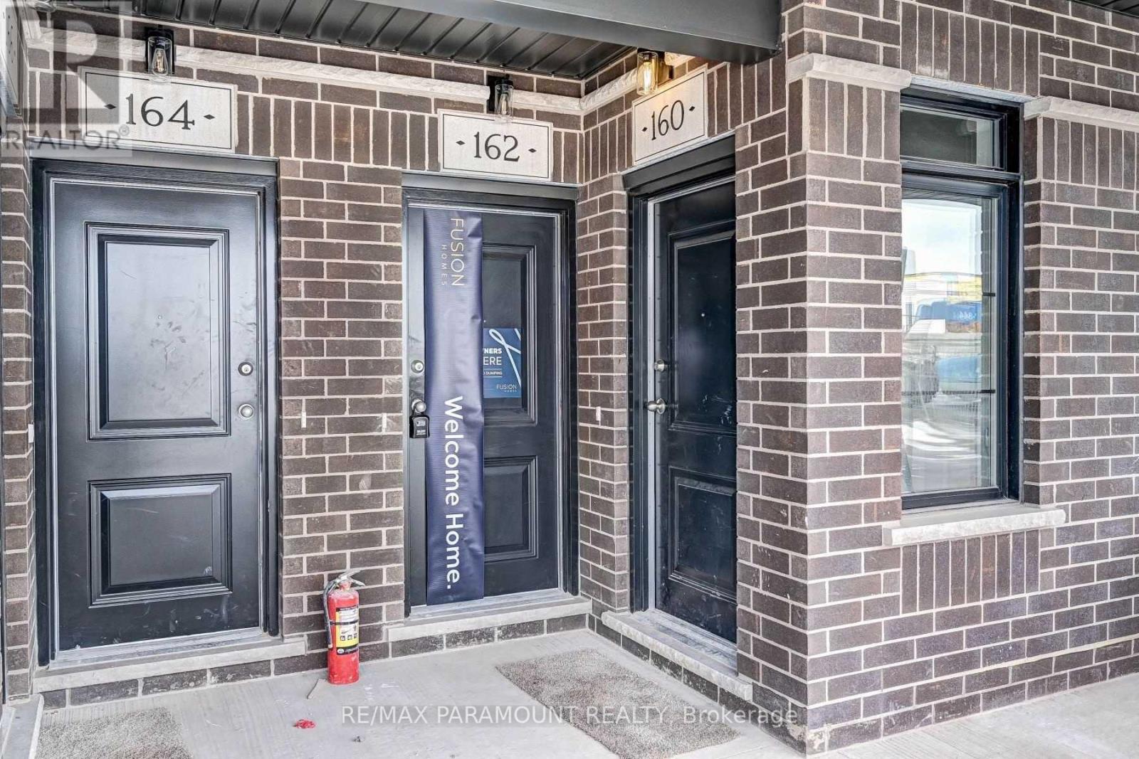 162 Oat Lane, Kitchener, Ontario  N2R 0R6 - Photo 5 - X12431698