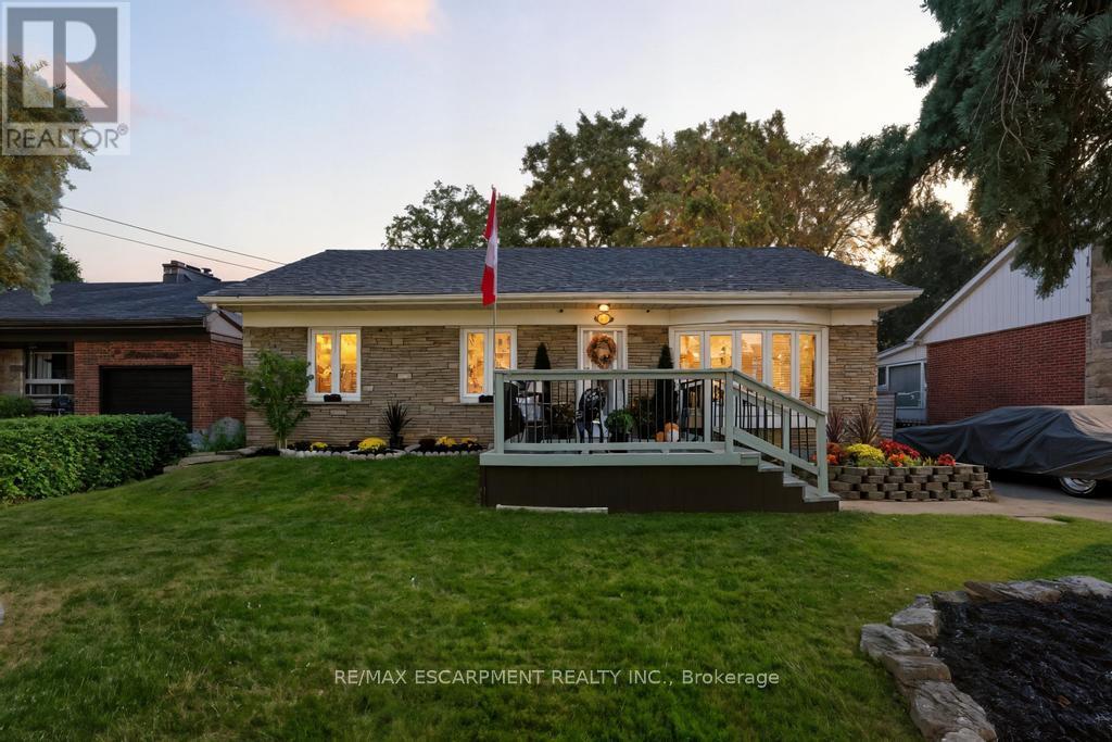 11 BELAND COURT, Hamilton, Ontario