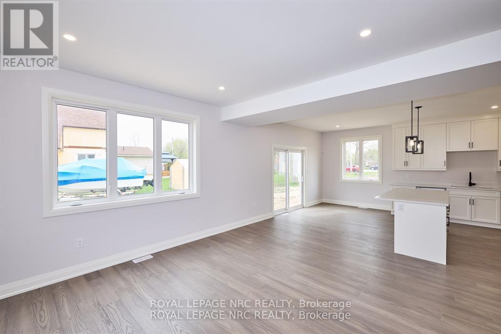 149 Hodgkins Avenue, Thorold (Allanburg/thorold South), Ontario  L2V 0M6 - Photo 13 - X12431741
