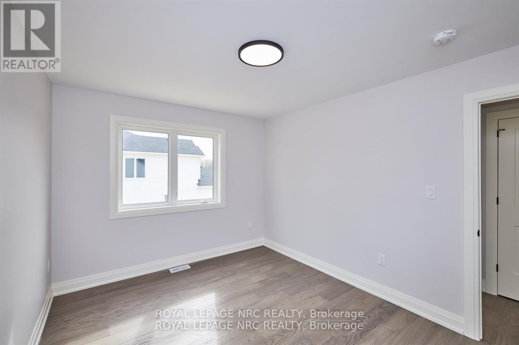 149 Hodgkins Avenue, Thorold (Allanburg/thorold South), Ontario  L2V 0M6 - Photo 17 - X12431741