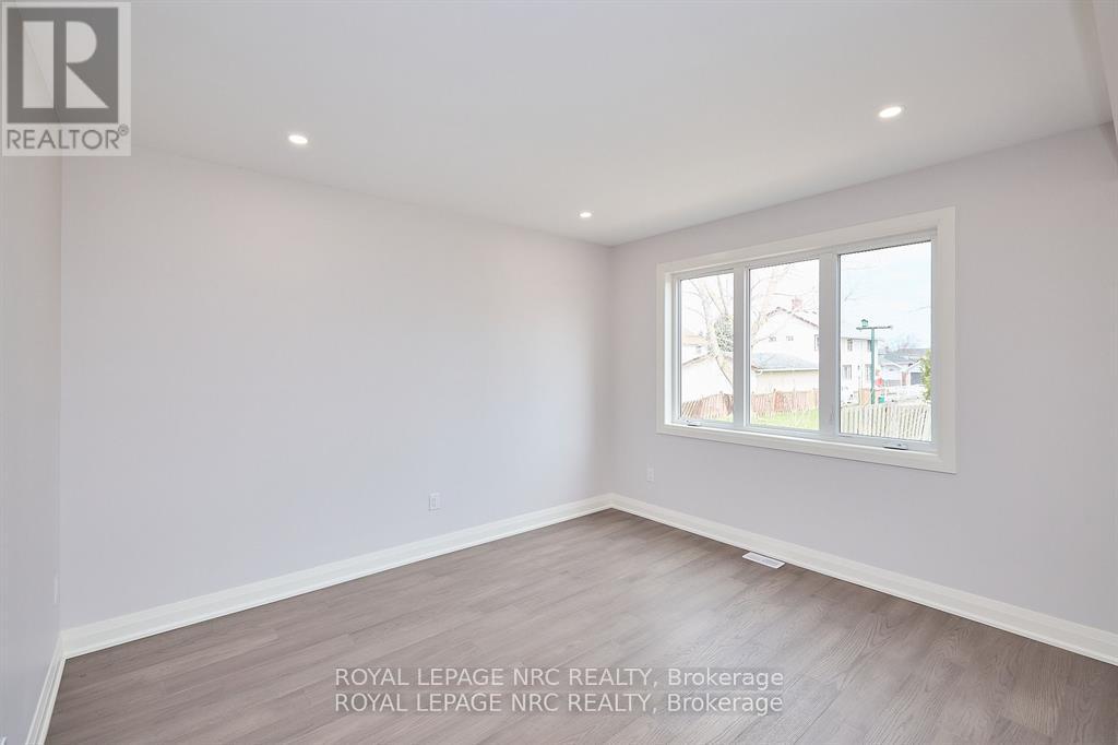 195 Hodgkins Avenue, Thorold (Allanburg/thorold South), Ontario  L2V 0M6 - Photo 13 - X12431743