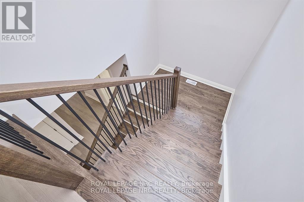 195 Hodgkins Avenue, Thorold (Allanburg/thorold South), Ontario  L2V 0M6 - Photo 14 - X12431743