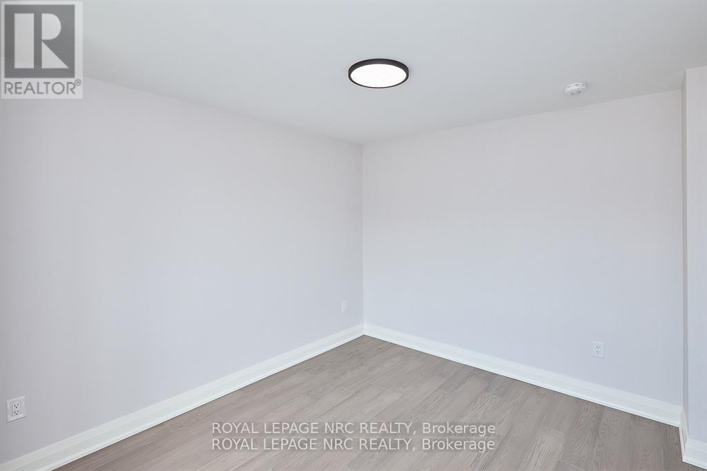 195 Hodgkins Avenue, Thorold (Allanburg/thorold South), Ontario  L2V 0M6 - Photo 19 - X12431743