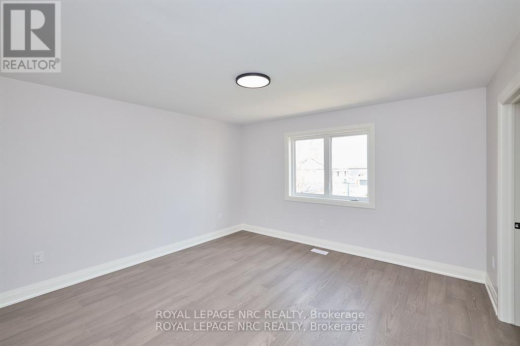 195 Hodgkins Avenue, Thorold (Allanburg/thorold South), Ontario  L2V 0M6 - Photo 24 - X12431743