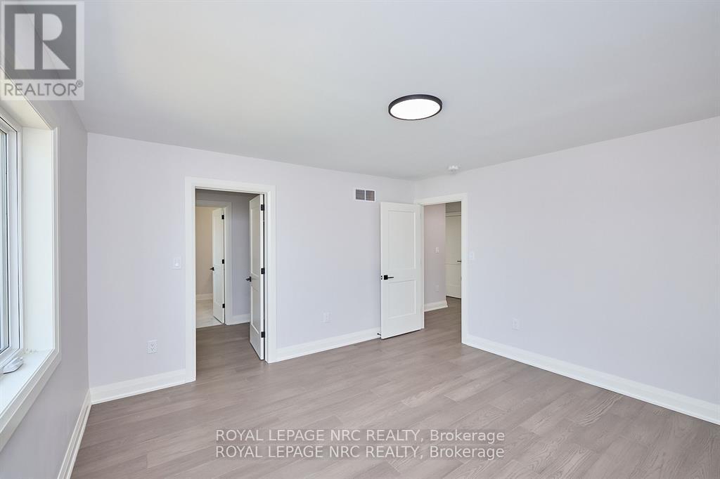195 Hodgkins Avenue, Thorold (Allanburg/thorold South), Ontario  L2V 0M6 - Photo 26 - X12431743