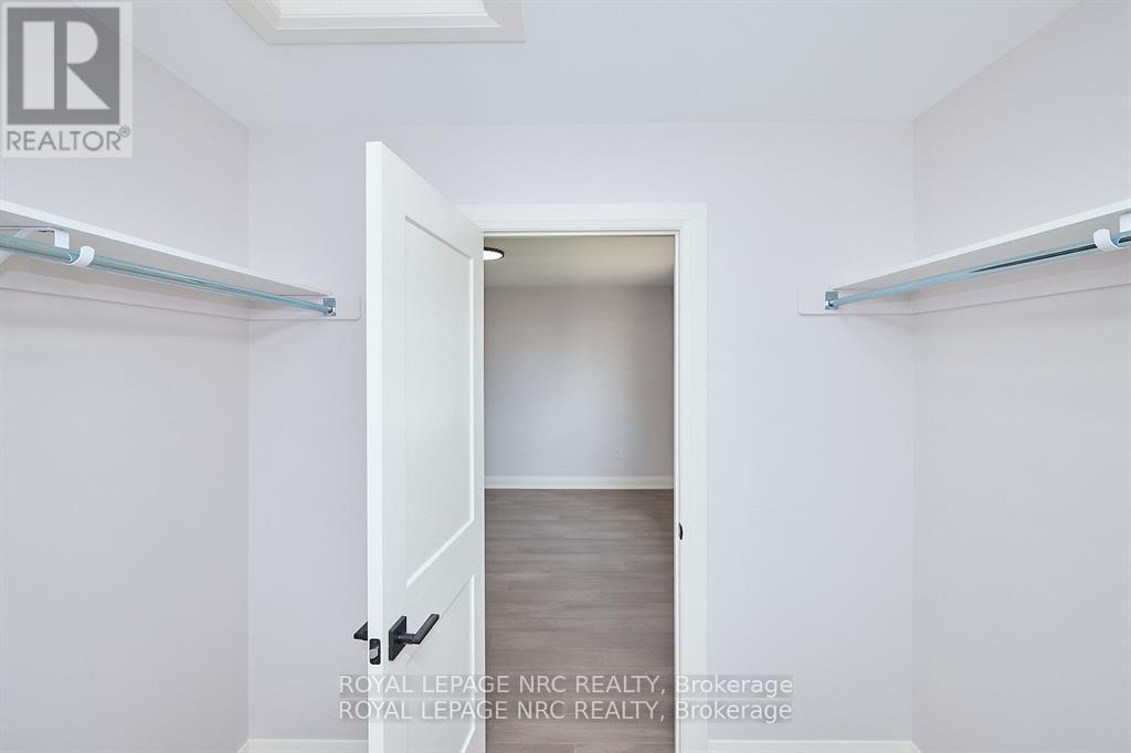 195 Hodgkins Avenue, Thorold (Allanburg/thorold South), Ontario  L2V 0M6 - Photo 27 - X12431743
