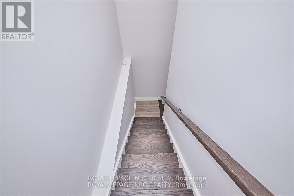 195 Hodgkins Avenue, Thorold (Allanburg/thorold South), Ontario  L2V 0M6 - Photo 31 - X12431743