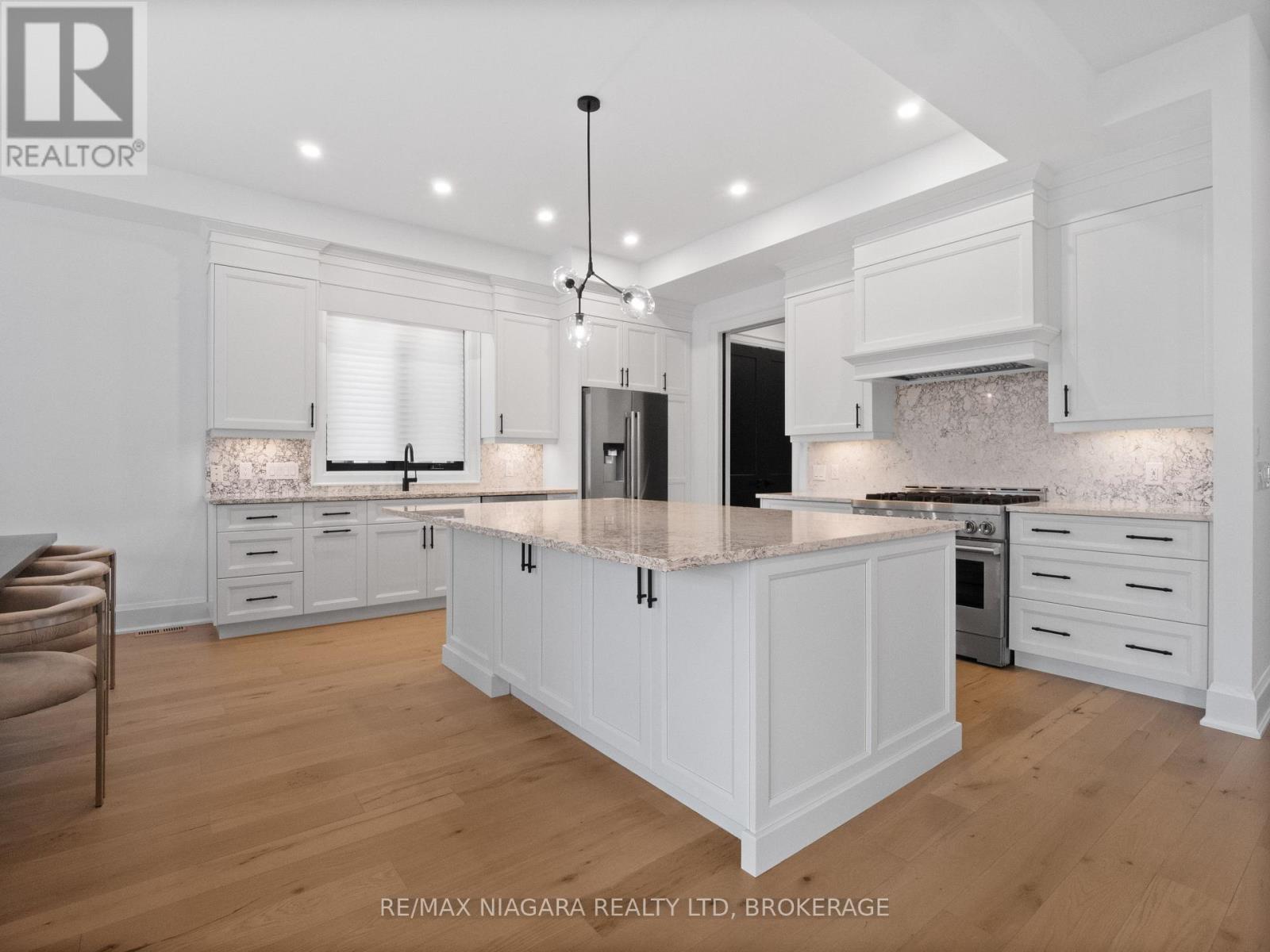2317 Terravita Drive, Niagara Falls (Stamford), Ontario  L2J 0E9 - Photo 12 - X12431777