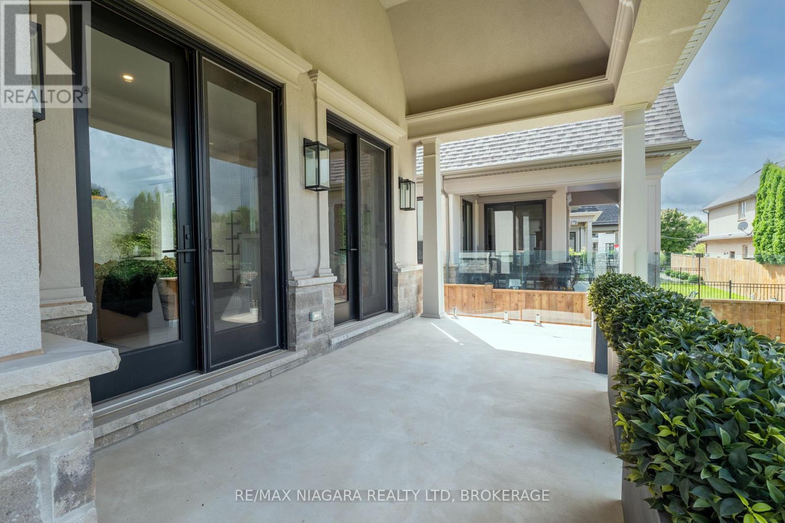 2317 Terravita Drive, Niagara Falls (Stamford), Ontario  L2J 0E9 - Photo 15 - X12431777