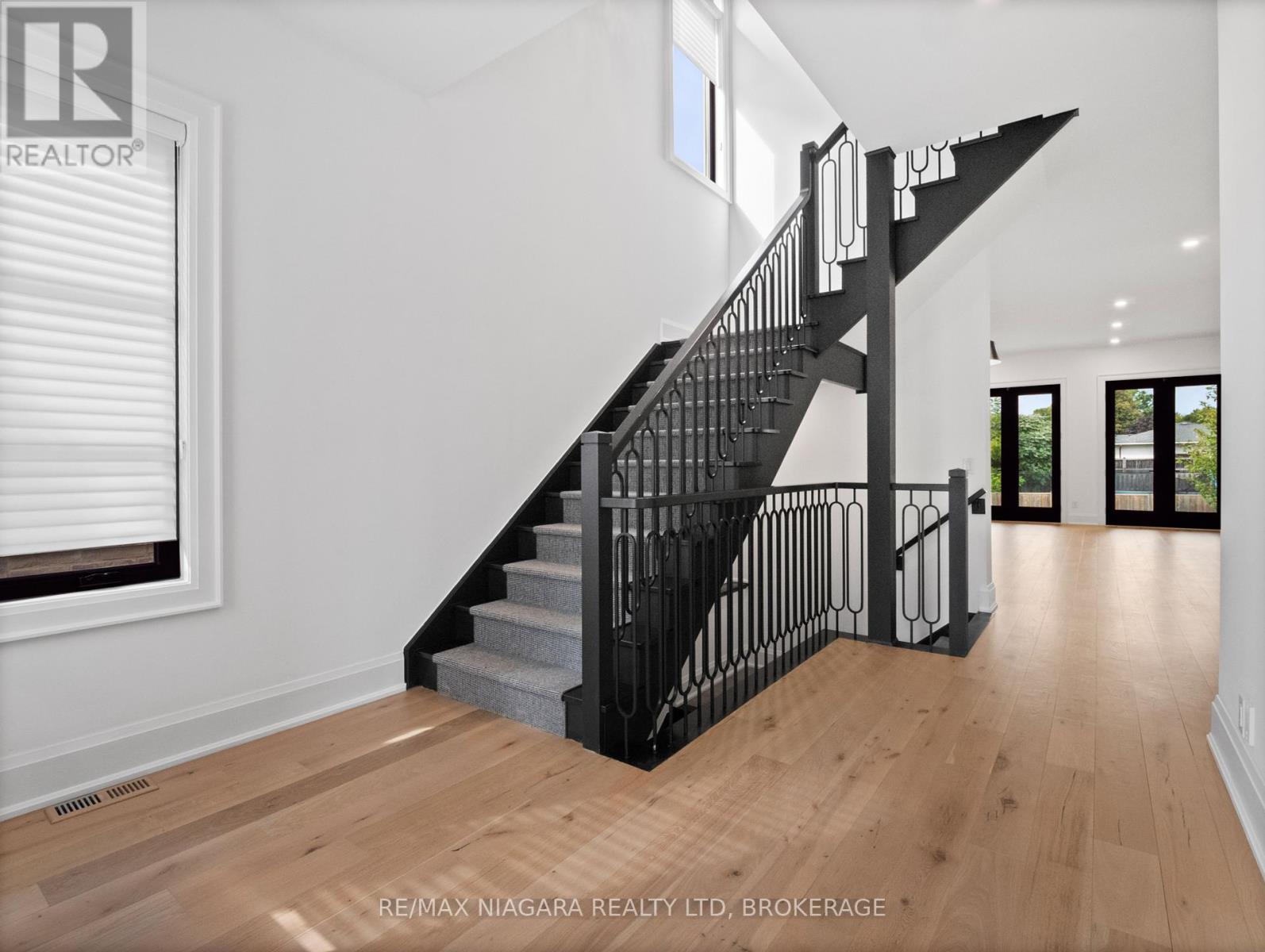 2317 Terravita Drive, Niagara Falls (Stamford), Ontario  L2J 0E9 - Photo 3 - X12431777