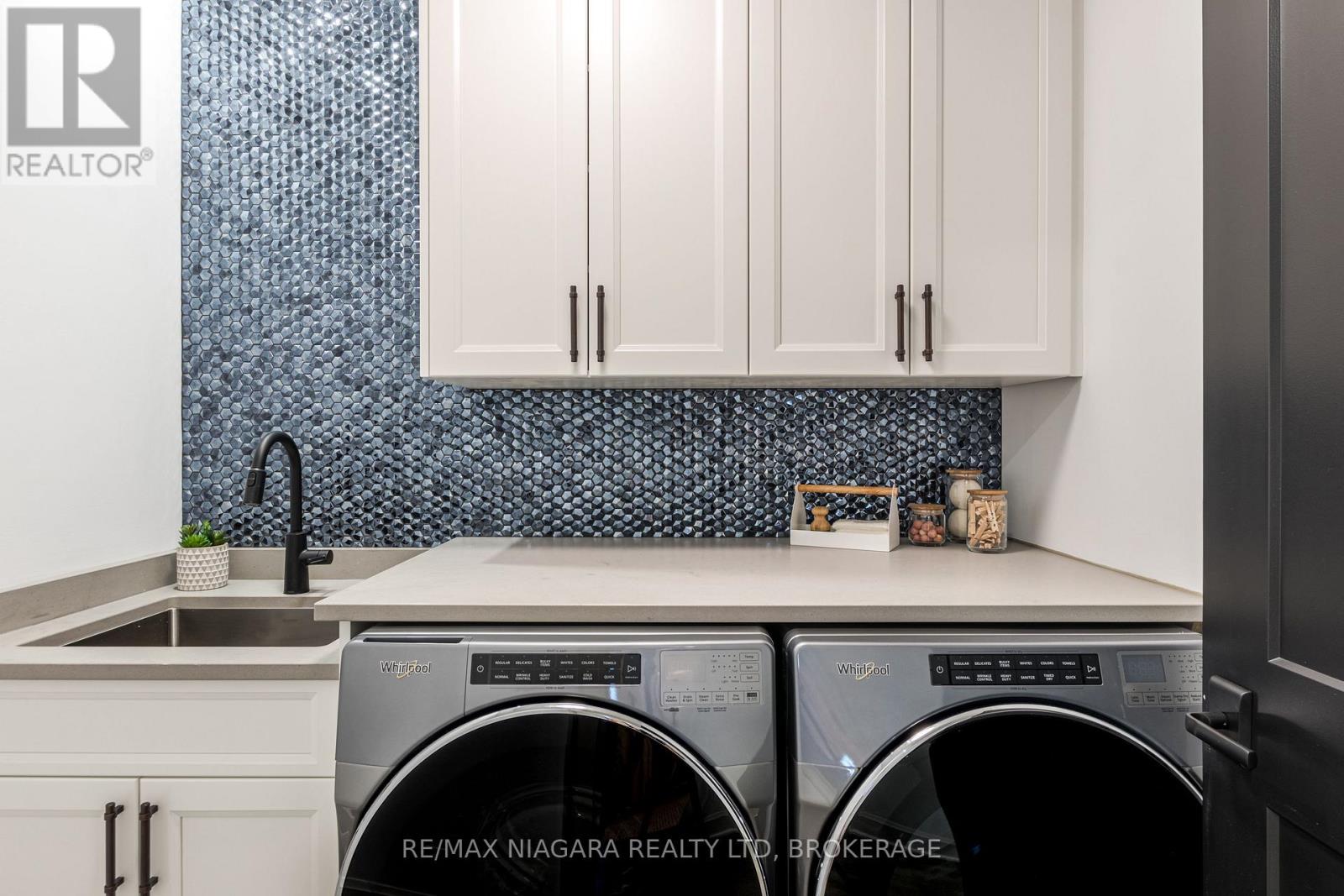 2317 Terravita Drive, Niagara Falls (Stamford), Ontario  L2J 0E9 - Photo 32 - X12431777