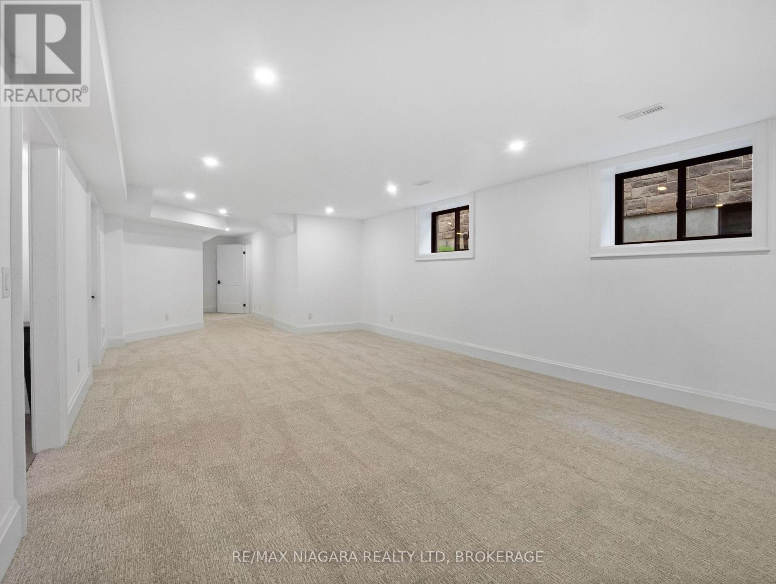 2317 Terravita Drive, Niagara Falls (Stamford), Ontario  L2J 0E9 - Photo 33 - X12431777