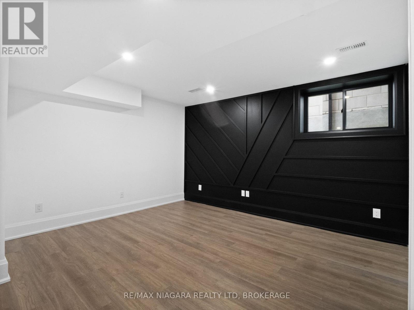 2317 Terravita Drive, Niagara Falls (Stamford), Ontario  L2J 0E9 - Photo 35 - X12431777