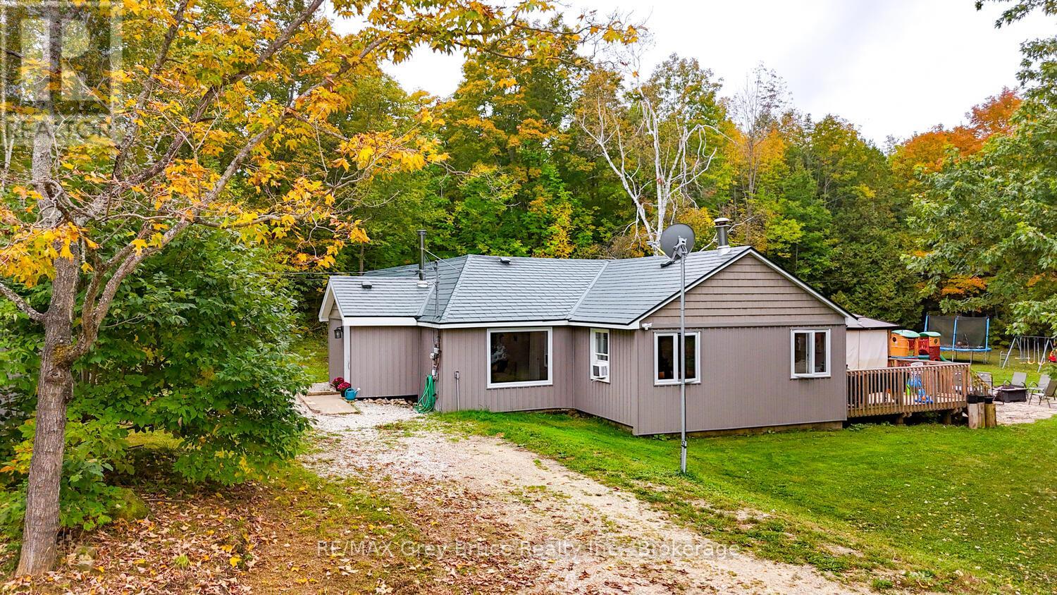 217 Kings Crescent, South Bruce Peninsula, Ontario  N0H 2T0 - Photo 1 - X12431760
