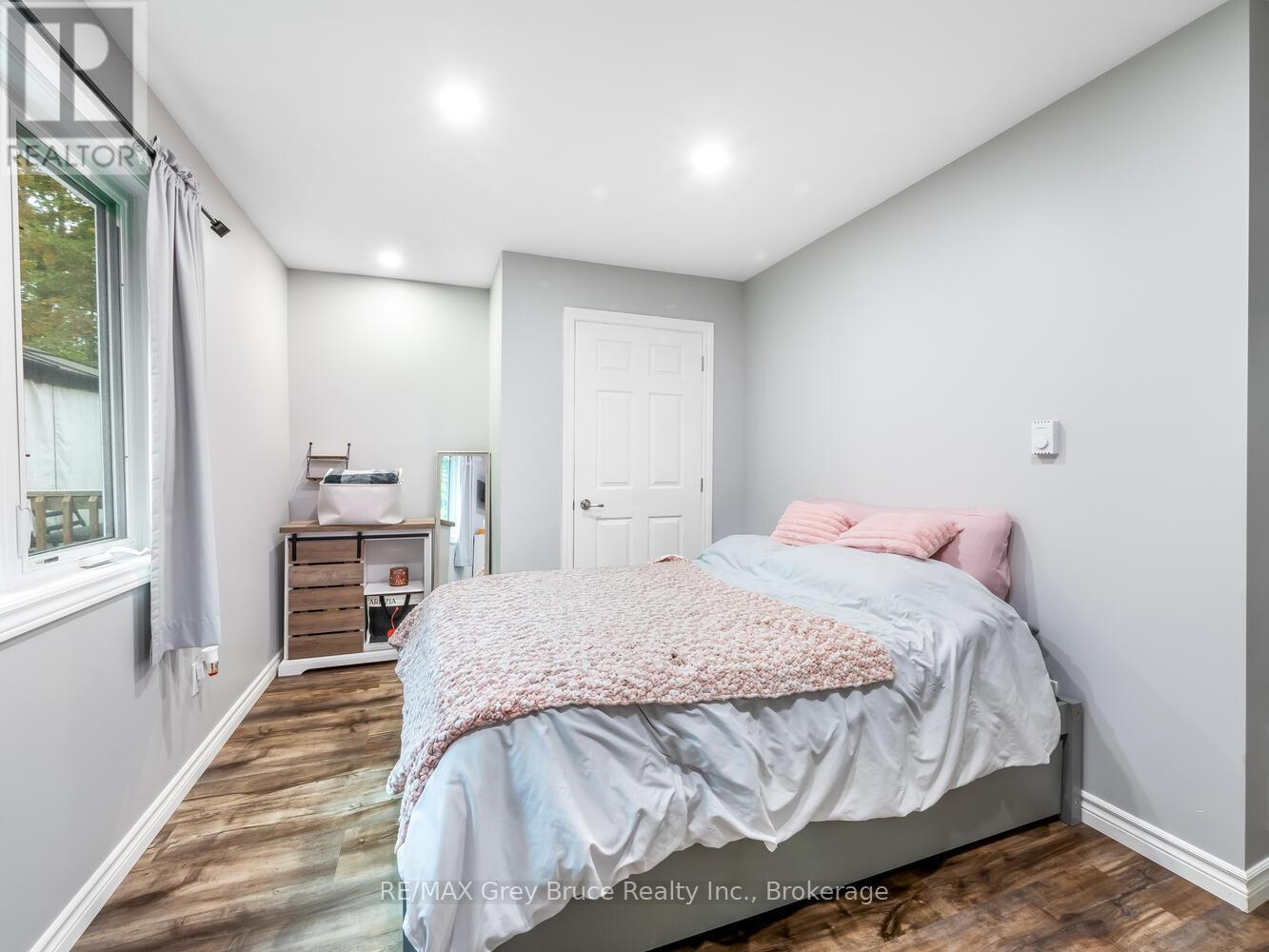 217 Kings Crescent, South Bruce Peninsula, Ontario  N0H 2T0 - Photo 19 - X12431760