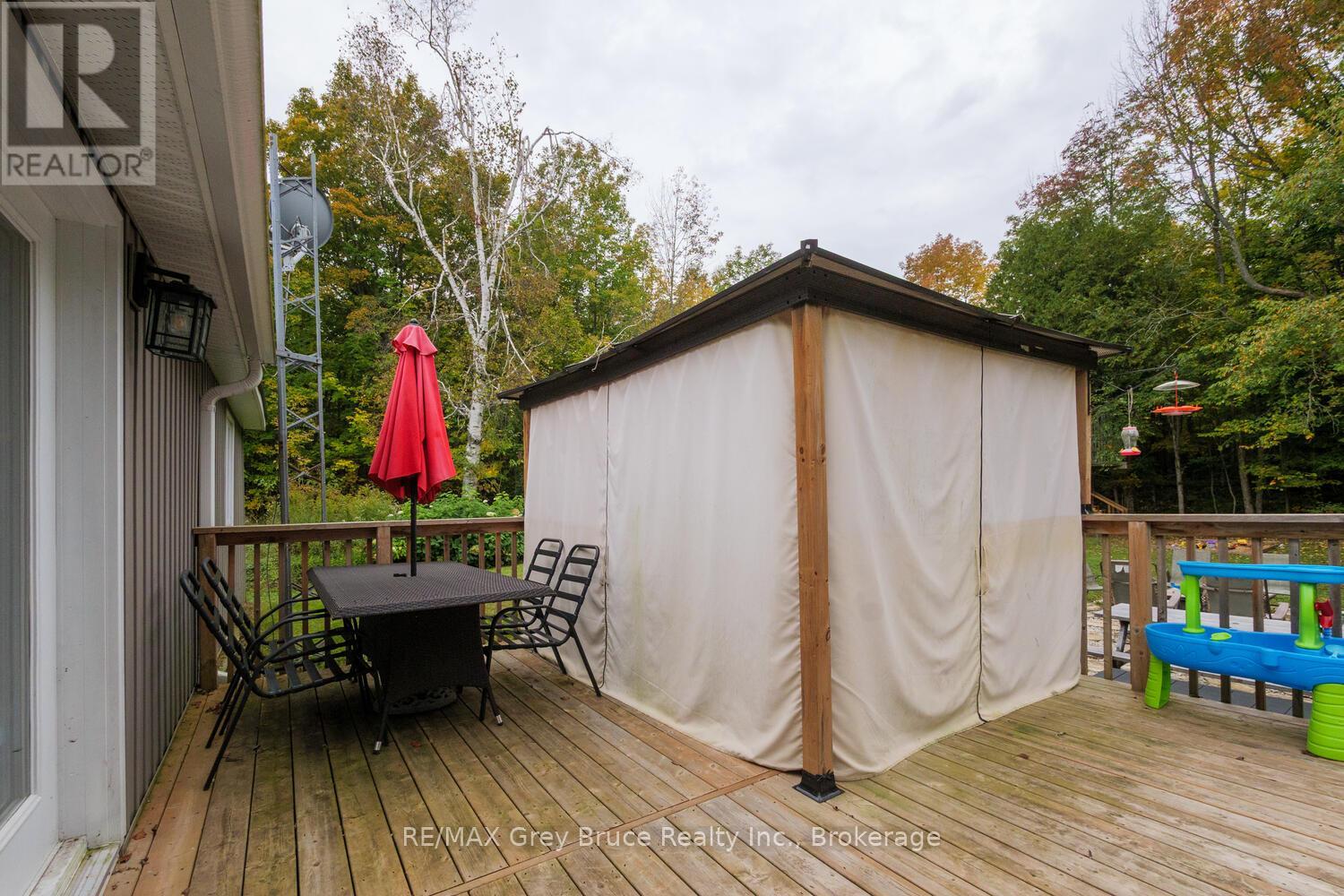 217 Kings Crescent, South Bruce Peninsula, Ontario  N0H 2T0 - Photo 32 - X12431760