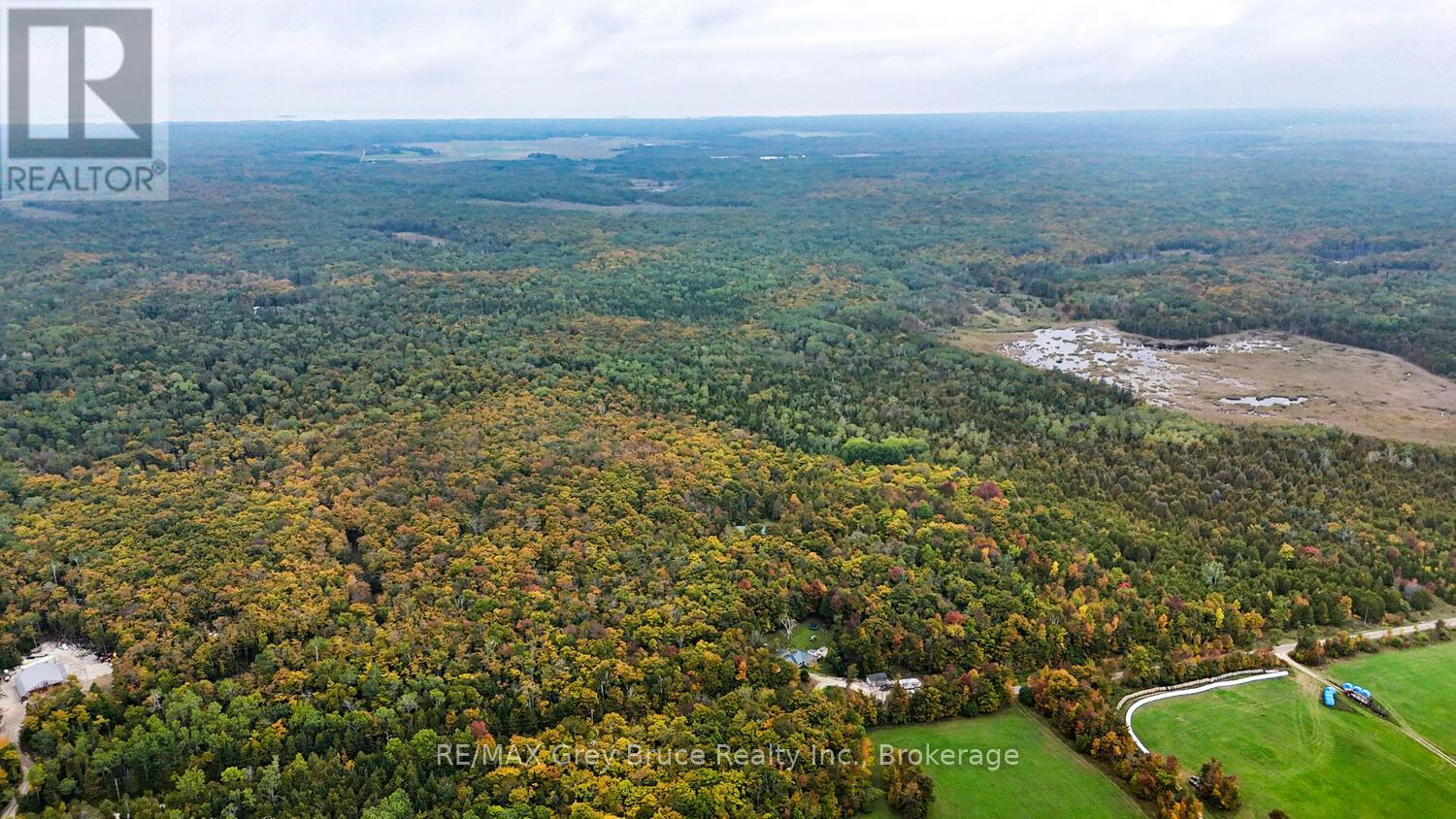 217 Kings Crescent, South Bruce Peninsula, Ontario  N0H 2T0 - Photo 38 - X12431760