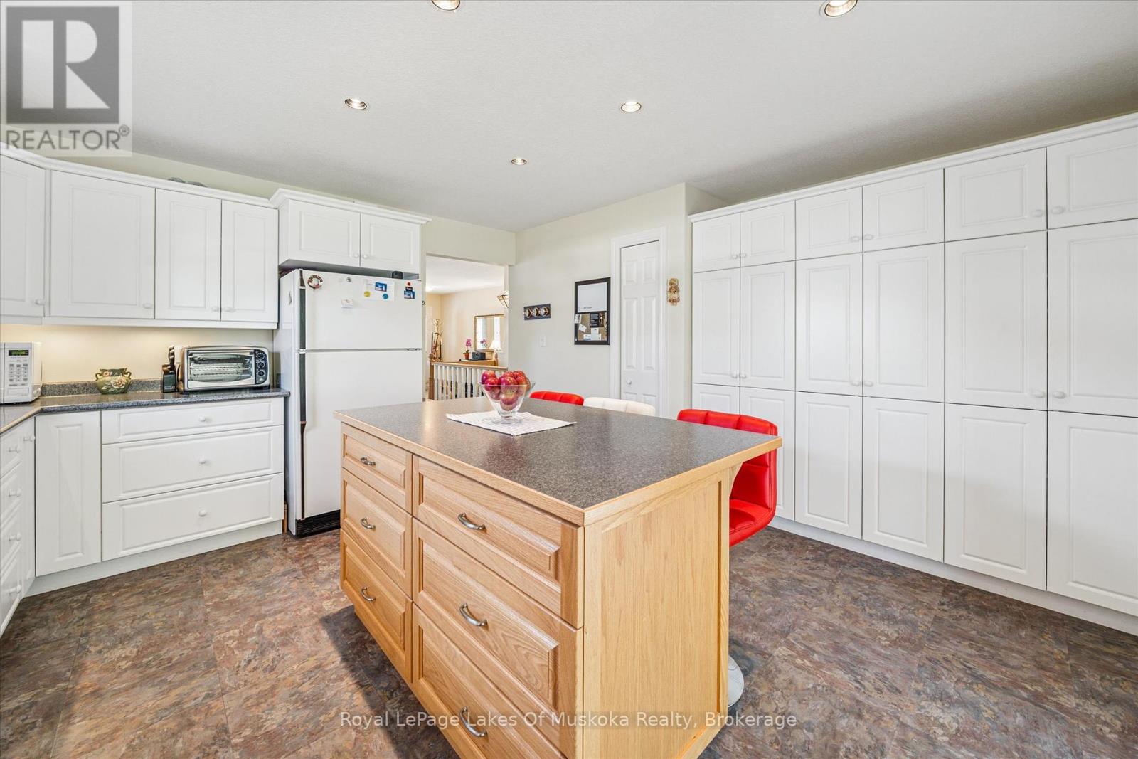 7 Inveraray Court, Bracebridge, Ontario  P1L 2H2 - Photo 12 - X12431781