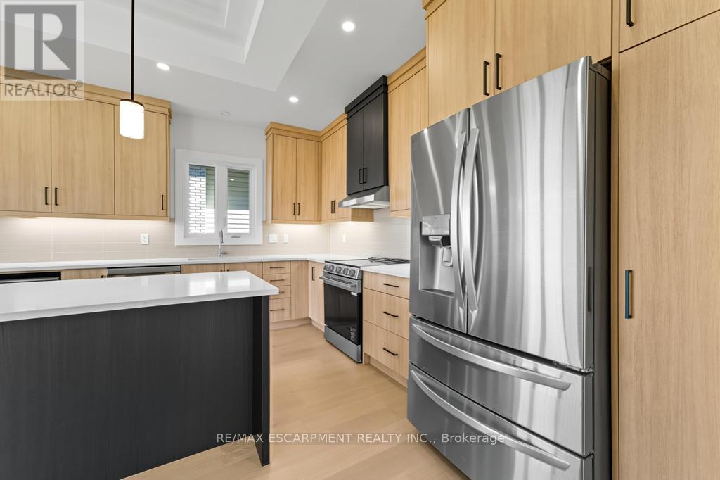 1313 Baseline Road, Hamilton, Ontario  L8E 5G1 - Photo 8 - X12388923