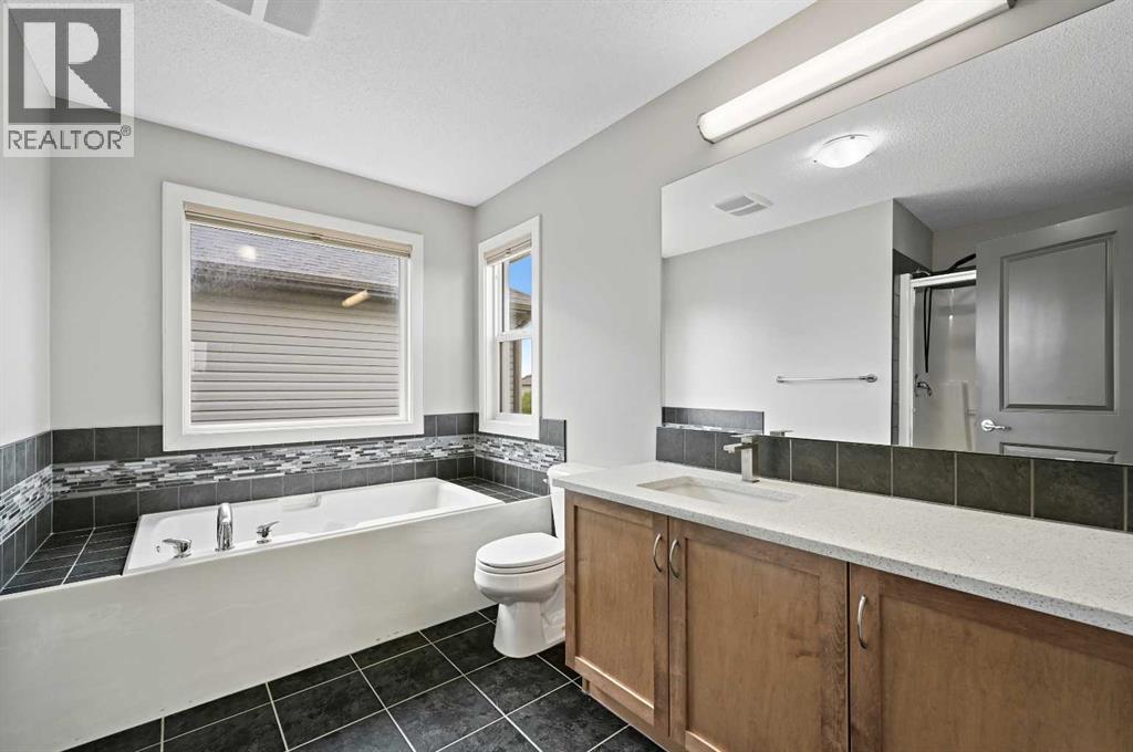 102 Ravenscroft Green Se, Airdrie, Alberta  T4A 0H1 - Photo 32 - A2228362