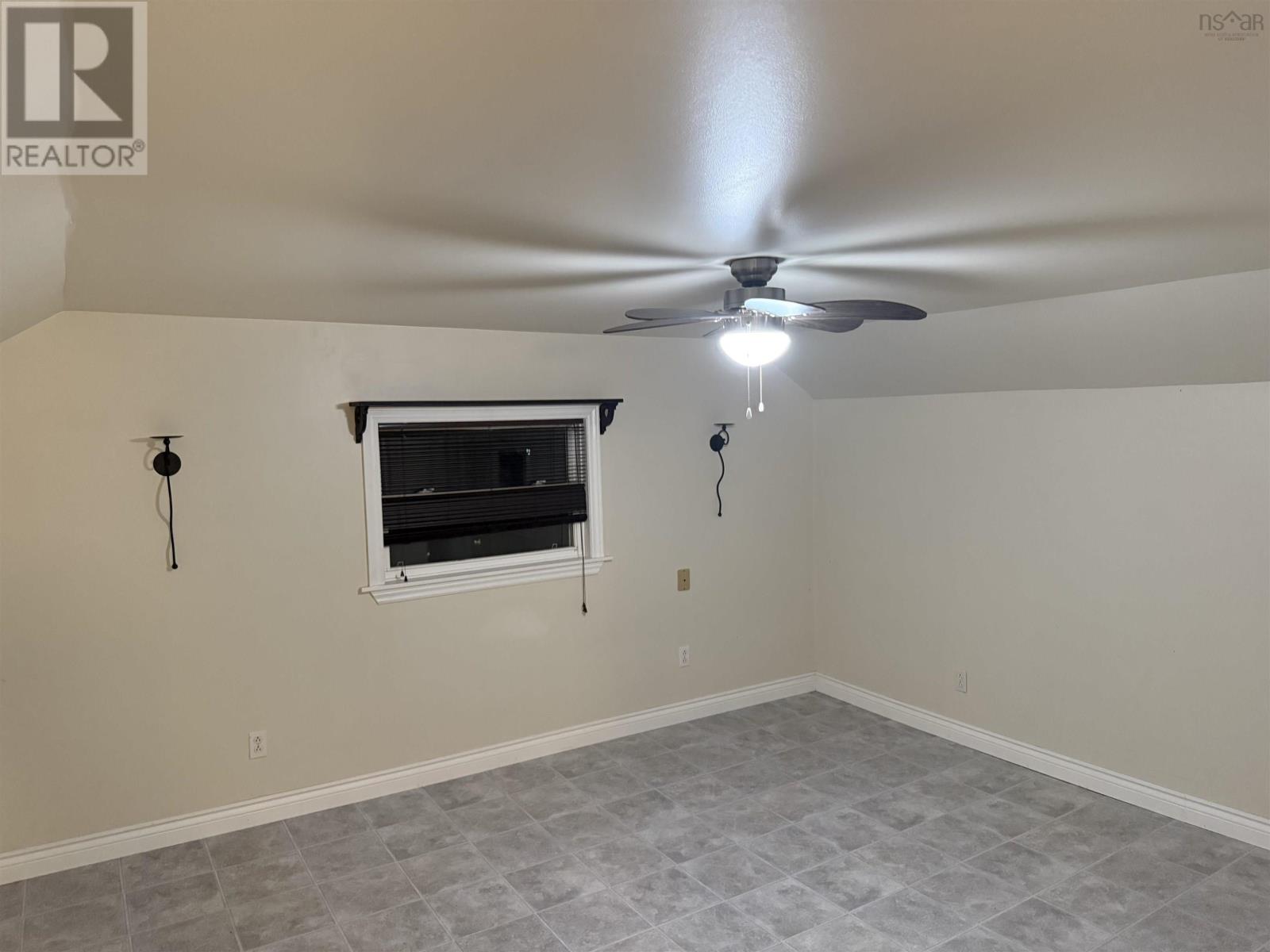 367 Thirteenth Street, New Waterford, Nova Scotia  B1H 4B5 - Photo 20 - 202523687