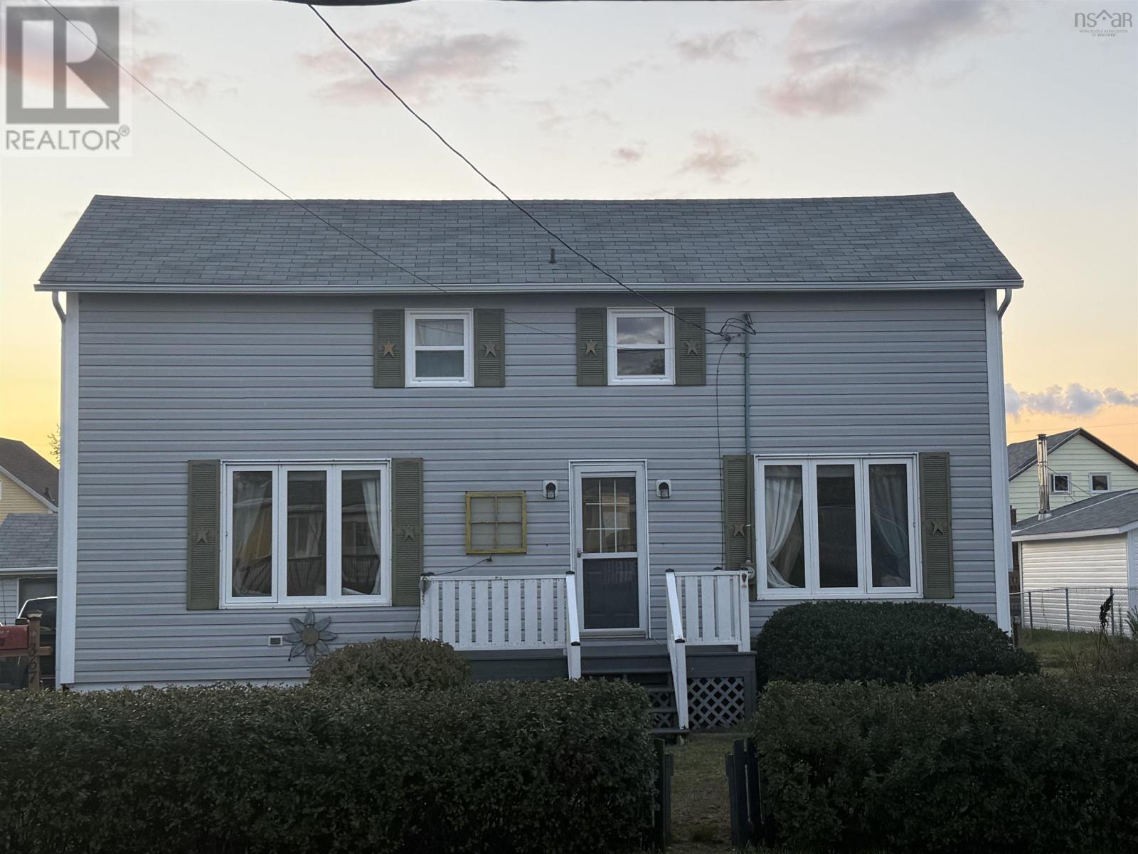 367 Thirteenth Street, New Waterford, Nova Scotia  B1H 4B5 - Photo 2 - 202523687