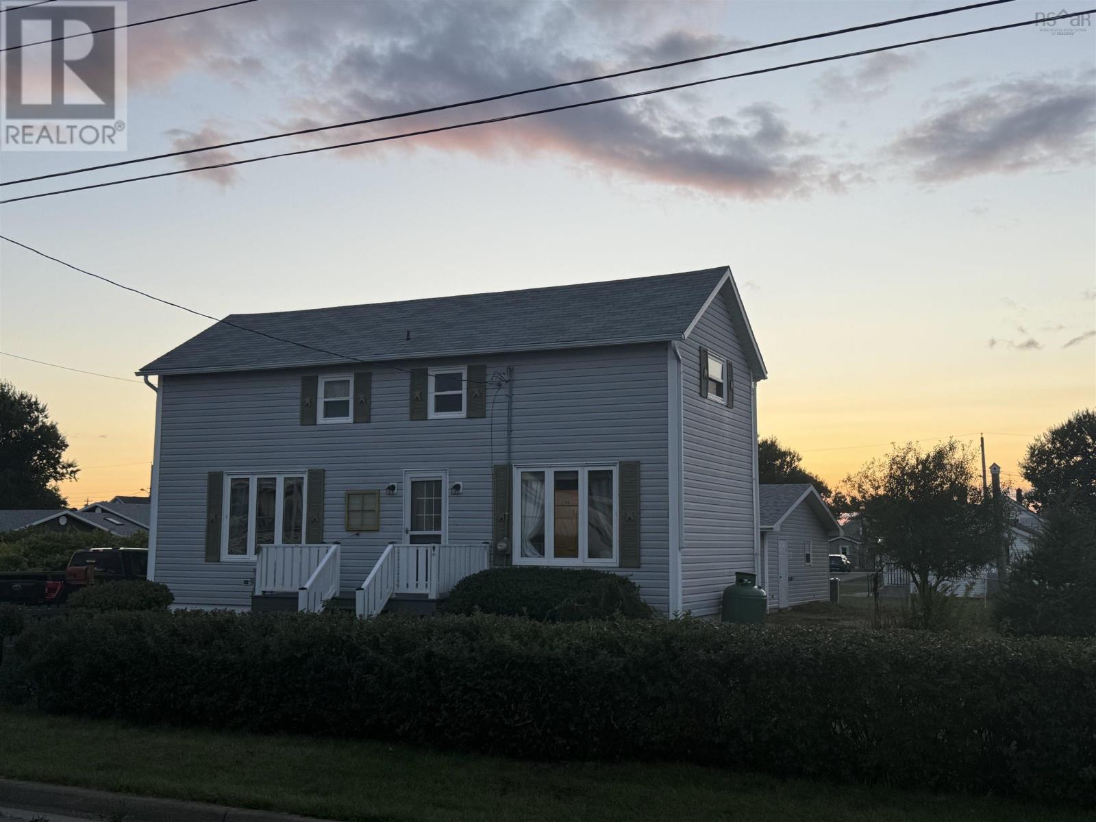 367 Thirteenth Street, New Waterford, Nova Scotia  B1H 4B5 - Photo 3 - 202523687