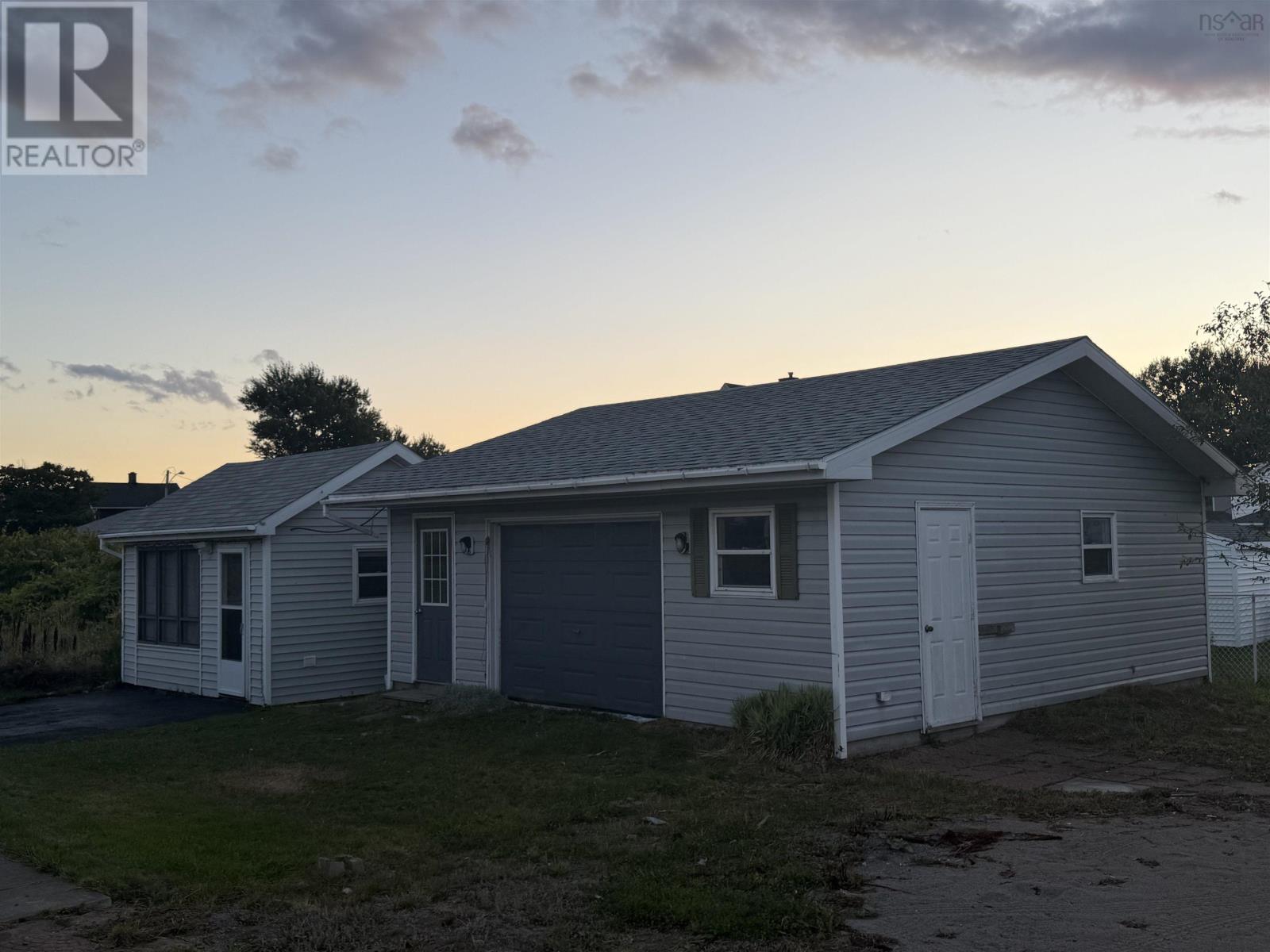 367 Thirteenth Street, New Waterford, Nova Scotia  B1H 4B5 - Photo 6 - 202523687