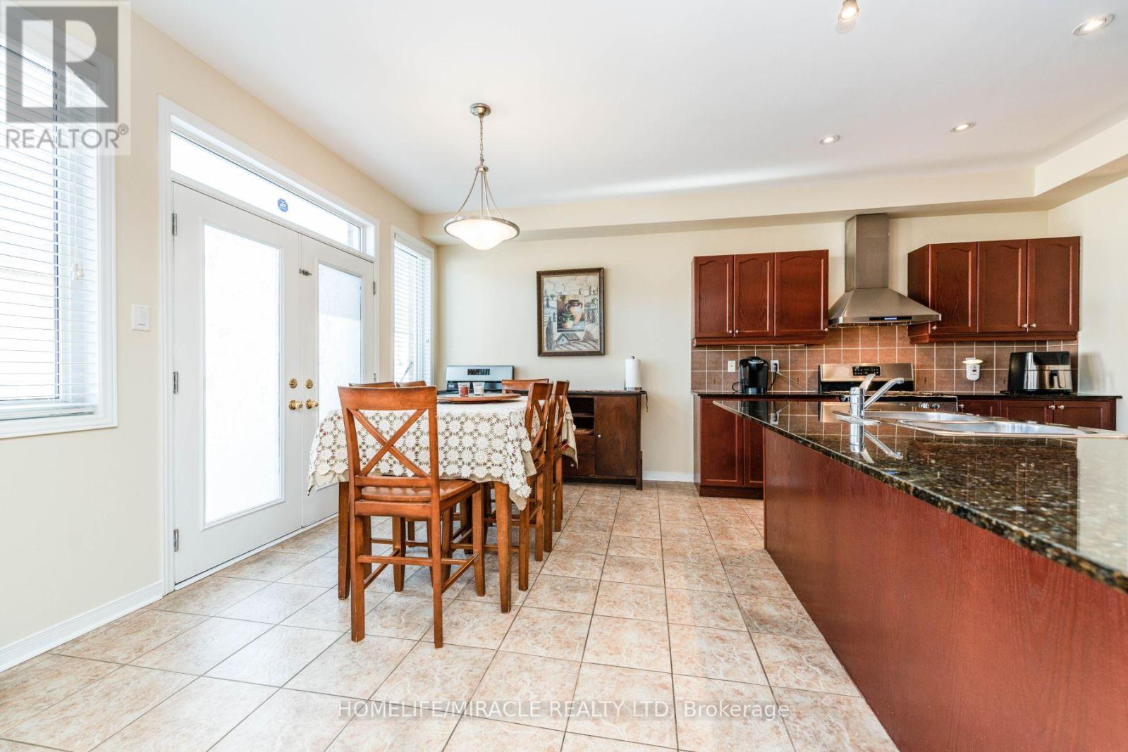 8 Solway Crescent, Ajax, Ontario  L1Z 0A7 - Photo 18 - E12428116