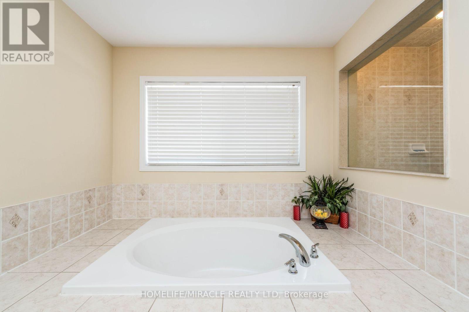 8 Solway Crescent, Ajax, Ontario  L1Z 0A7 - Photo 34 - E12428116