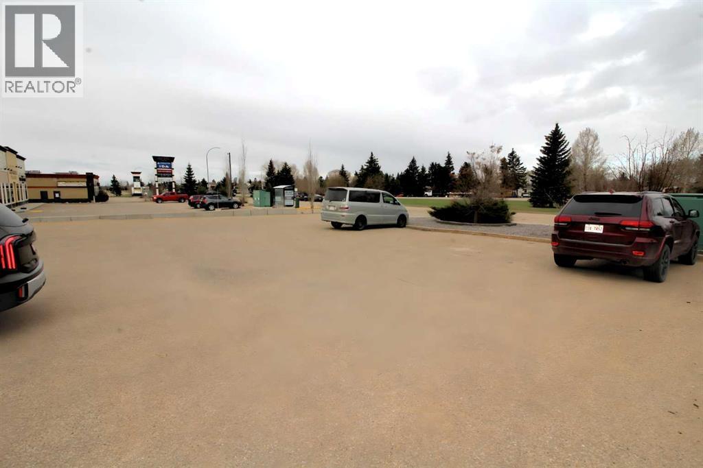 2, 5021 Parkwood Road, Blackfalds, Alberta  T0M 0J0 - Photo 3 - A2220265