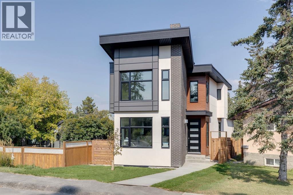 7722 47 Avenue Nw, Calgary, Alberta  T3B 1Z1 - Photo 2 - A2243010