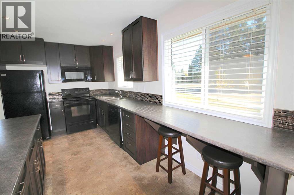 2 Forest Close, Red Deer, Alberta  T4N 4Z7 - Photo 6 - A2259295
