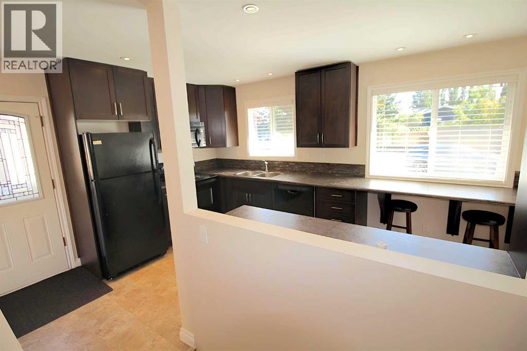 2 Forest Close, Red Deer, Alberta  T4N 4Z7 - Photo 9 - A2259295