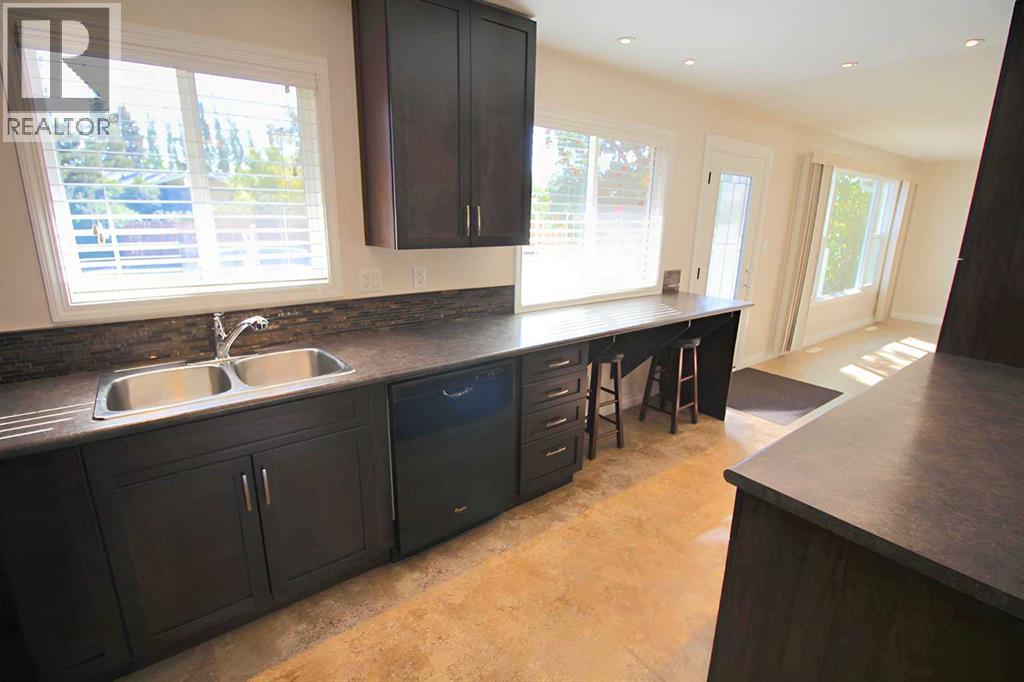 2 Forest Close, Red Deer, Alberta  T4N 4Z7 - Photo 7 - A2259295