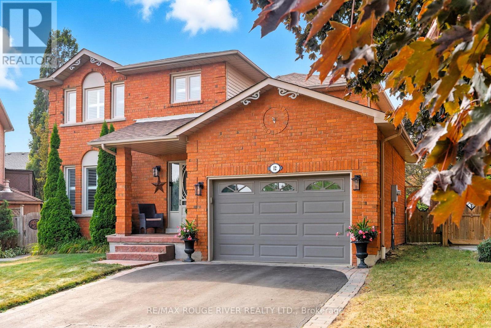 12 Limestone Crescent, Whitby, Ontario  L1N 8N8 - Photo 1 - E12431824