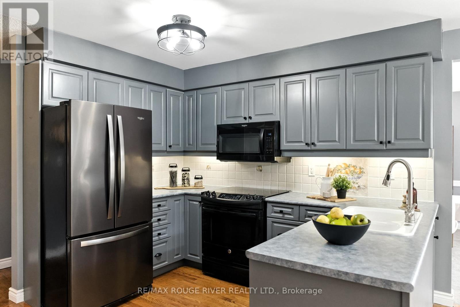12 Limestone Crescent, Whitby, Ontario  L1N 8N8 - Photo 12 - E12431824
