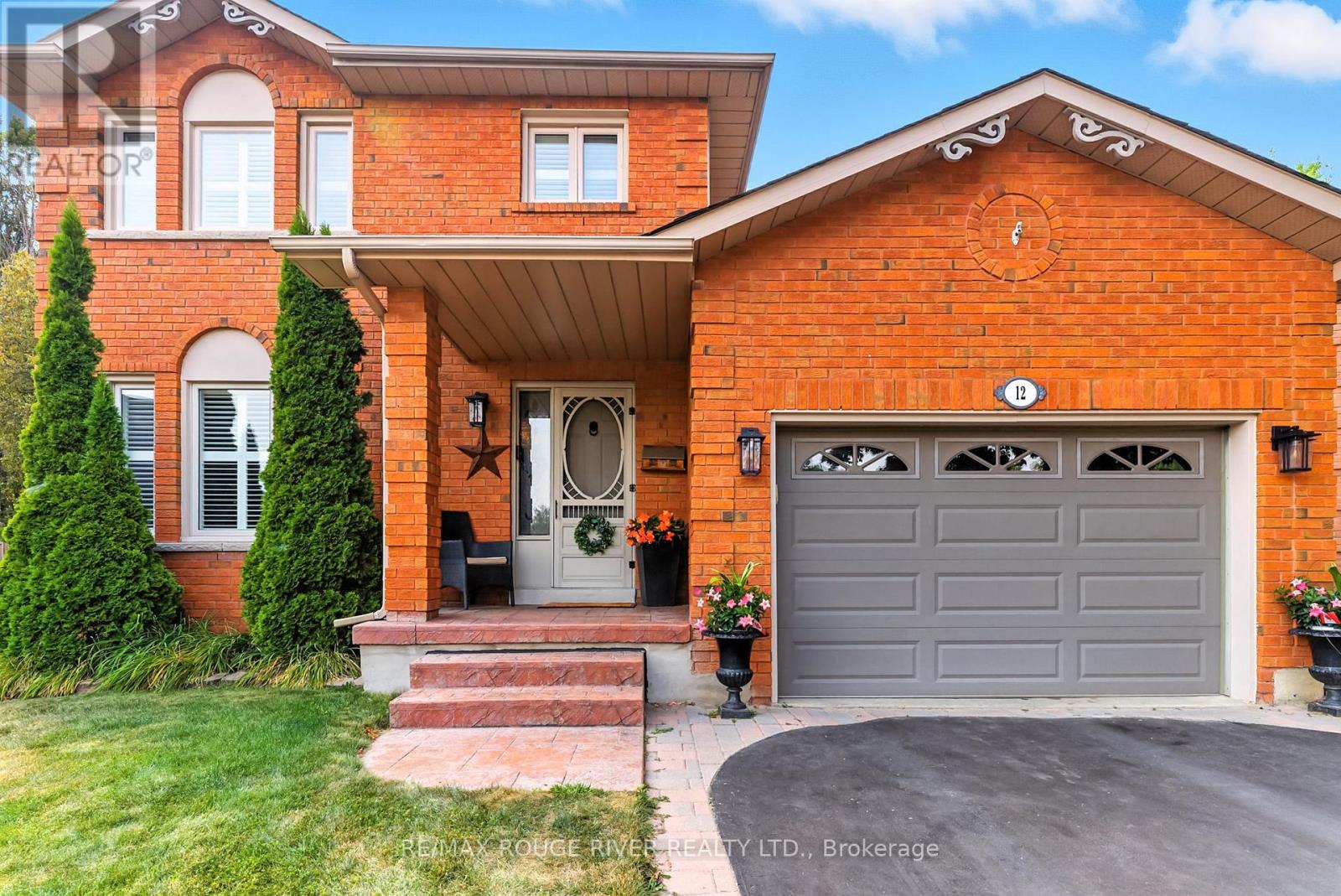 12 Limestone Crescent, Whitby, Ontario  L1N 8N8 - Photo 3 - E12431824