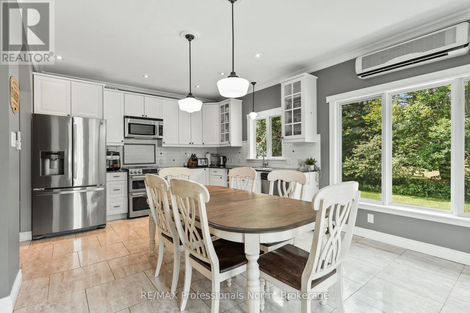 3981 Deep Bay Road, Minden Hills, Ontario  K0M 2K0 - Photo 13 - X12431837