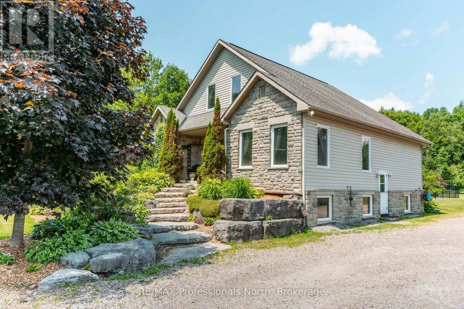 3981 Deep Bay Road, Minden Hills, Ontario  K0M 2K0 - Photo 3 - X12431837