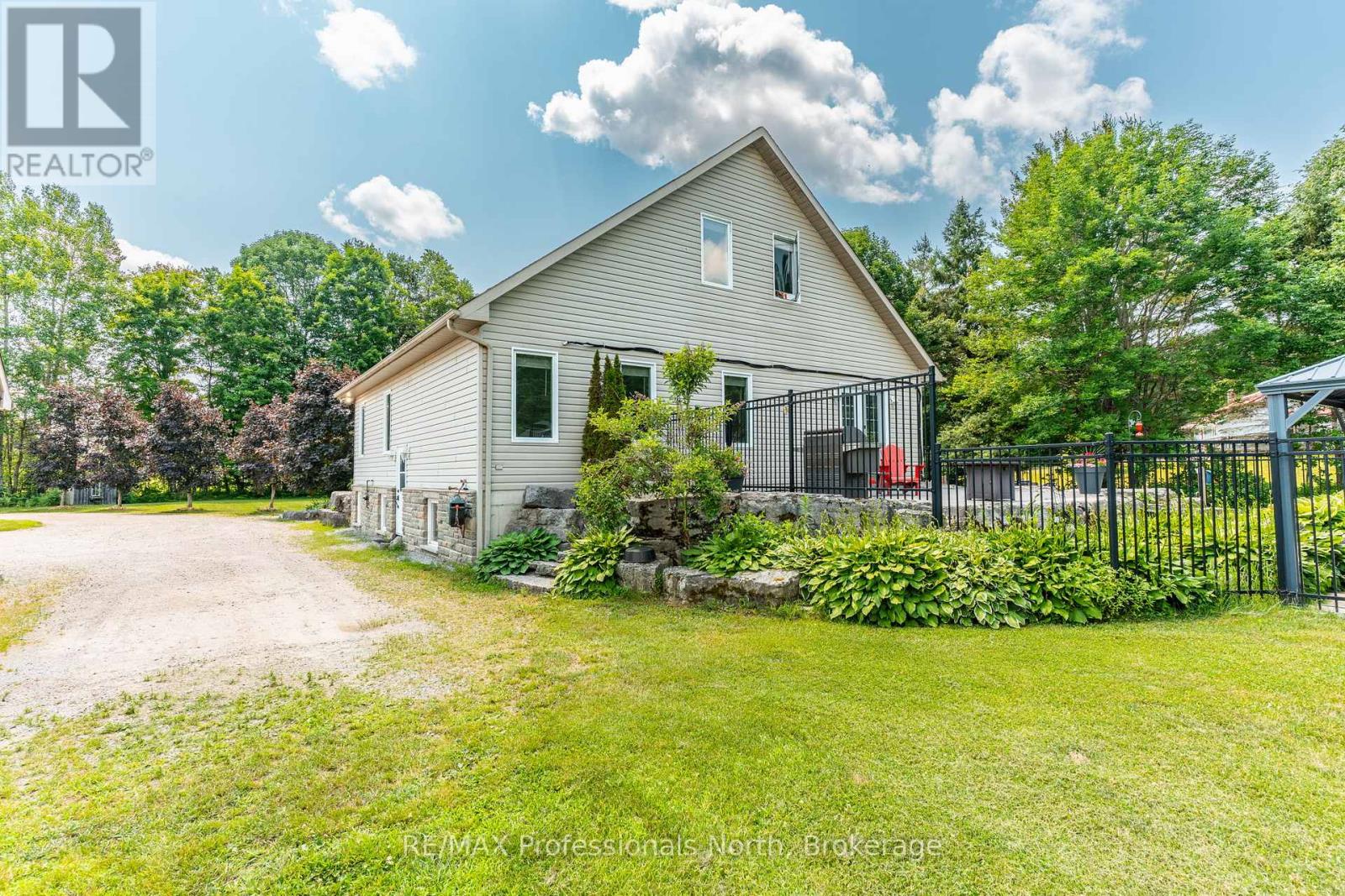 3981 Deep Bay Road, Minden Hills, Ontario  K0M 2K0 - Photo 41 - X12431837