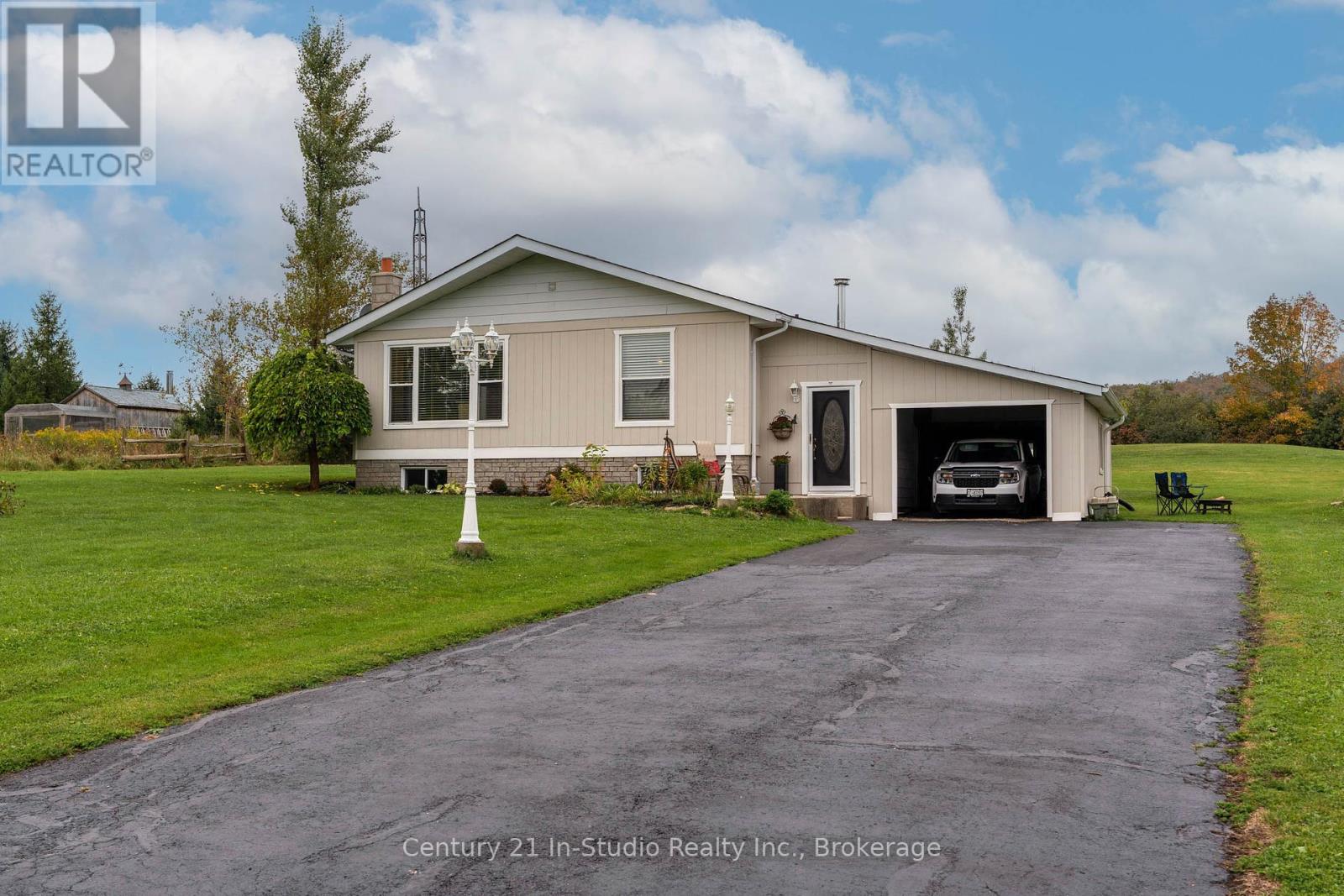 618134 Grey 18 Road, Owen Sound, Ontario  N4K 5W4 - Photo 1 - X12431873
