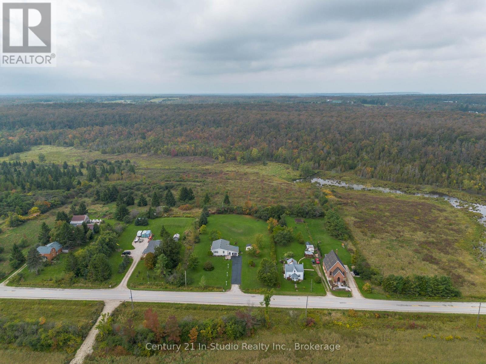 618134 Grey 18 Road, Owen Sound, Ontario  N4K 5W4 - Photo 8 - X12431873