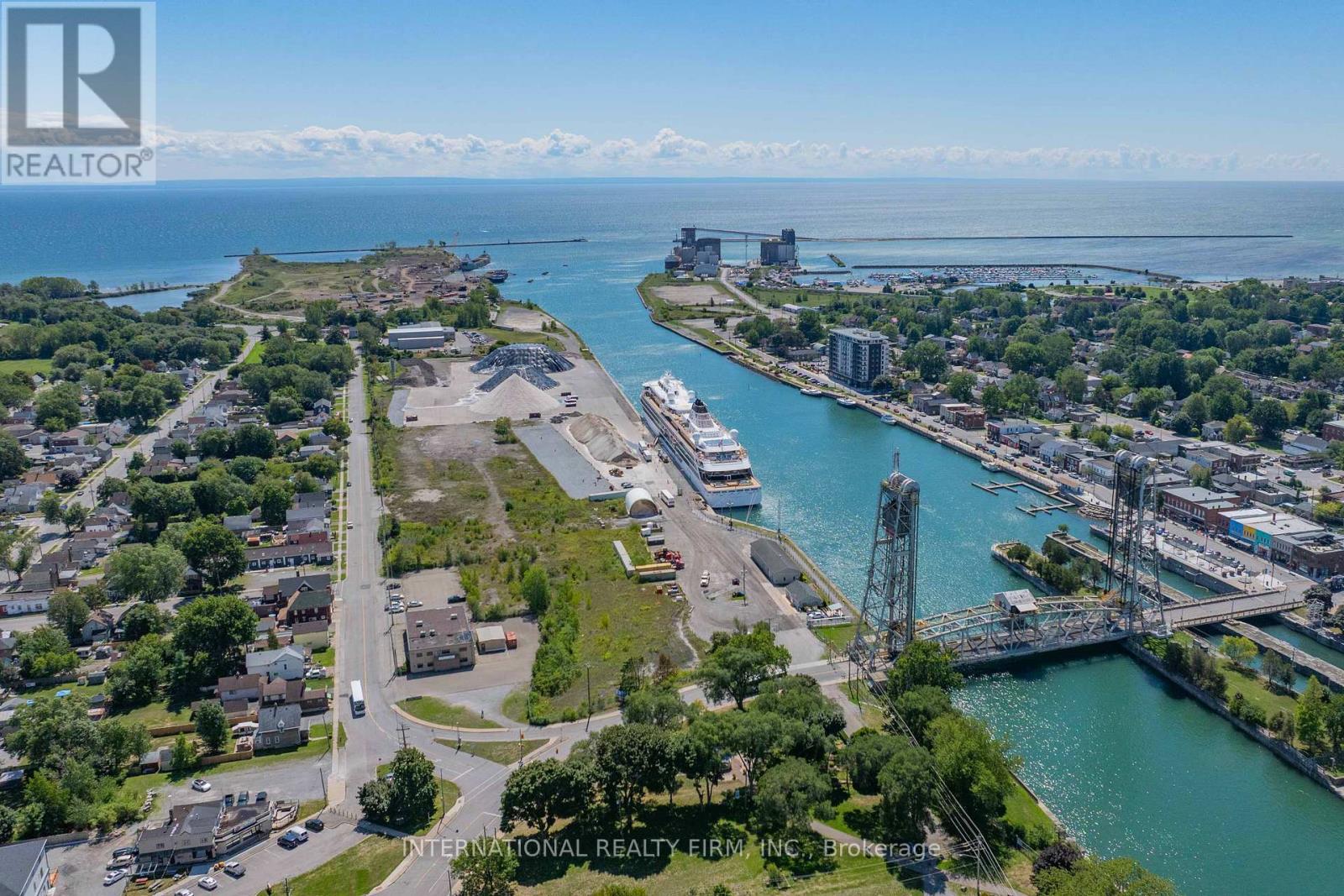 198 Welland Street, Port Colborne, Ontario  L3K 5V8 - Photo 5 - X12379411