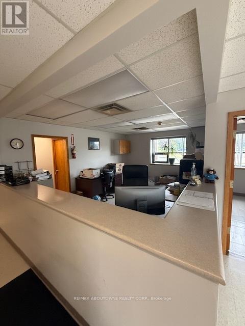 198 Welland Street, Port Colborne, Ontario  L3K 5V8 - Photo 12 - X12381094