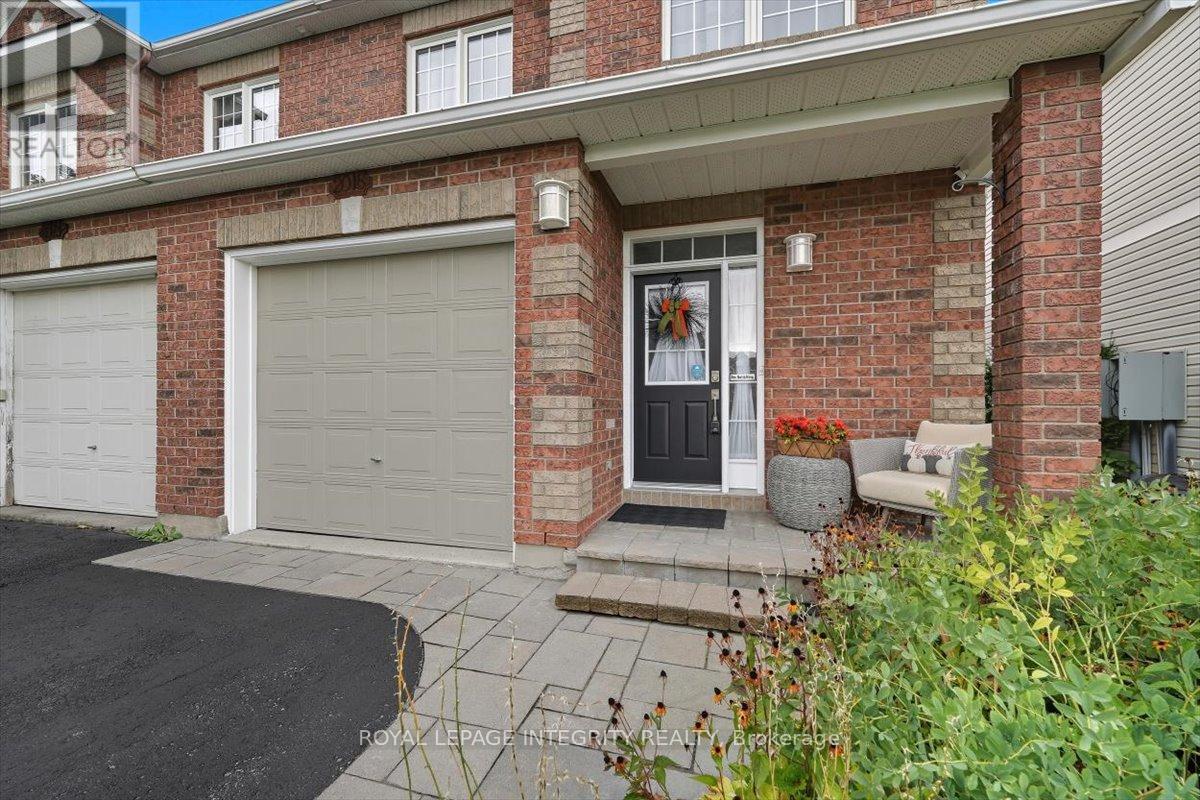 2018 Winsome Terrace, Ottawa, Ontario  K4A 4Y4 - Photo 4 - X12431836